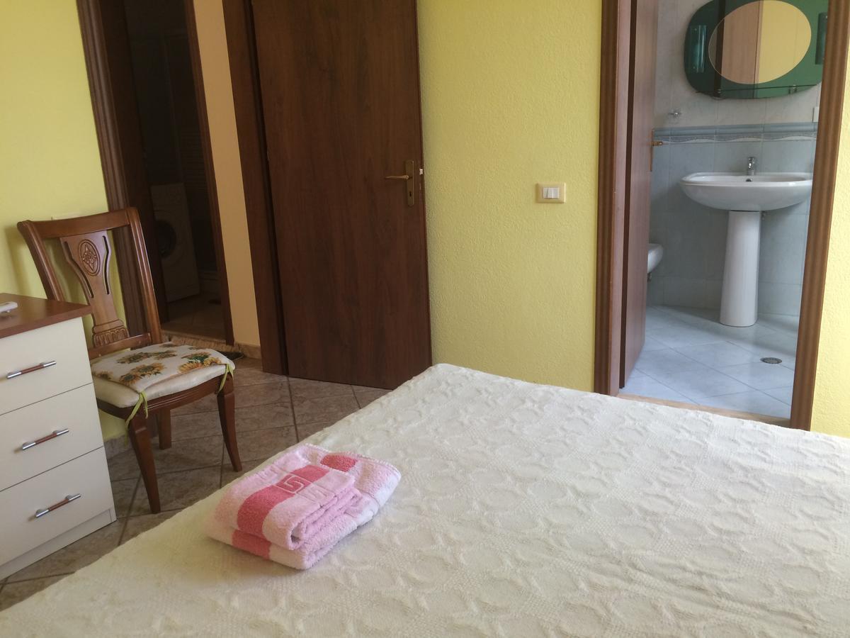 Bed and Breakfast Friends House à Tirana Extérieur photo